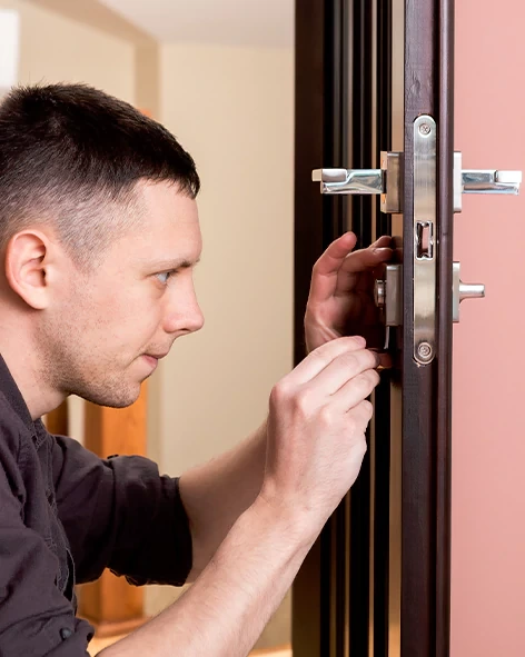 : Professional Locksmith For Commercial And Residential Locksmith Services in Lakeland Village, CA