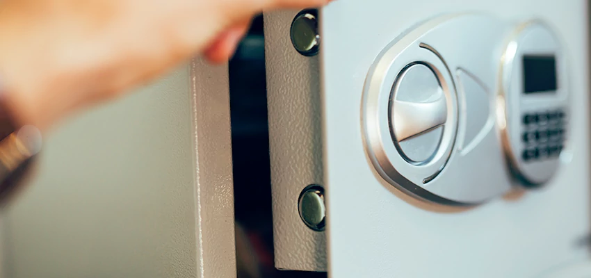 Fingerprint Safe Openers in Lakeland Village, CA