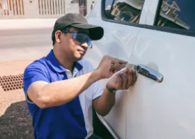 Car Locksmith in Lakeland Village, CA